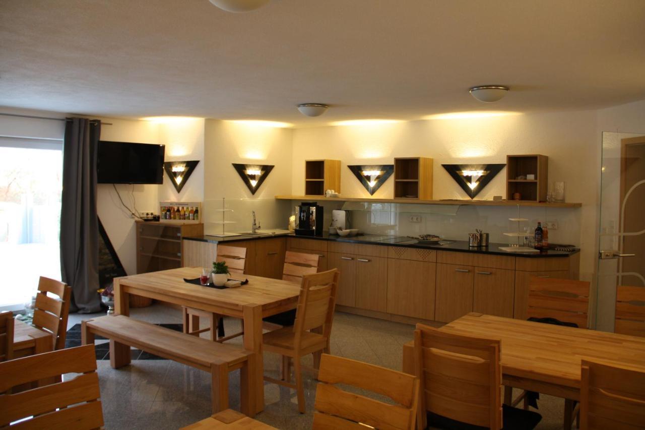 Zum Kreuzritter Aparthotel Wuestenrot ภายนอก รูปภาพ